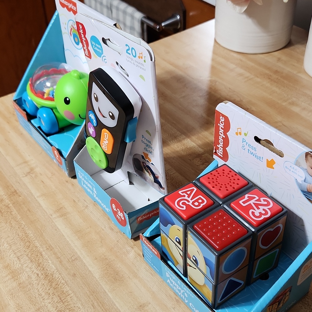 3 FISHER PRICE INFANT TOYS - Picture 10 of 16